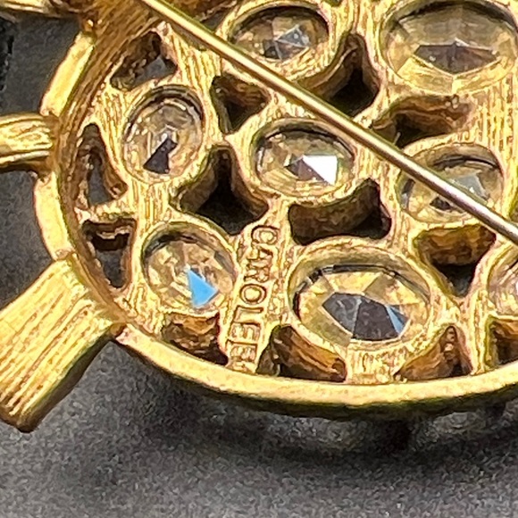 Carolee Gold and Emerald Green Turtle Brooch - Picture 6 of 6